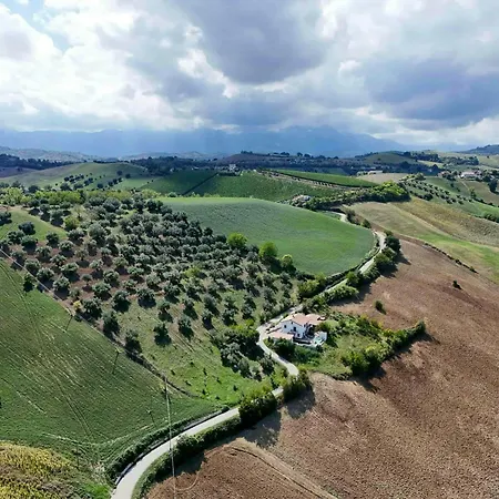 Dom wakacyjny With Theatre In Fino River Valley Penne