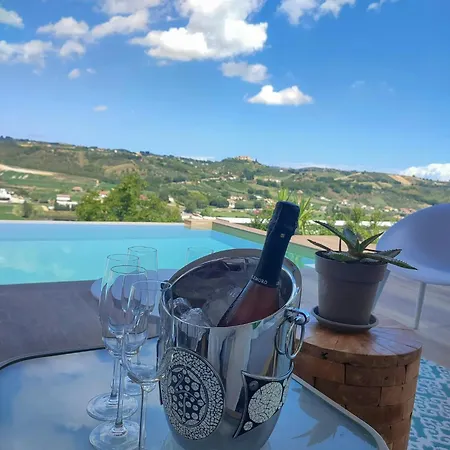 Dom wakacyjny With Theatre In Fino River Valley Penne